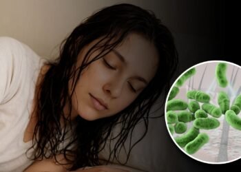 Do you sleep with wet hair? No, it won’t blind you, just fungus and frizz