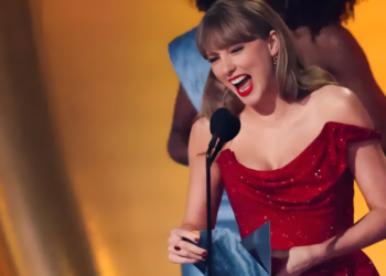 Taylor Swift becomes youngest woman inducted into Songwriters Hall of Fame at 36