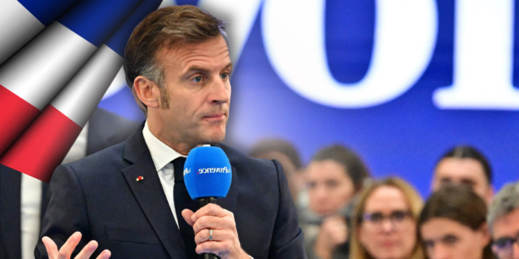 France targets social media use by under-15s over growing mental health risks