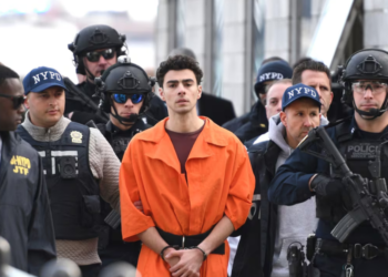 Man charged after posing as FBI agent to try to free Luigi Mangione