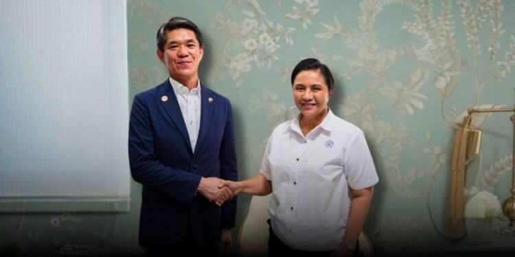 Ejercito says anti-dynasty law opens door to new leaders