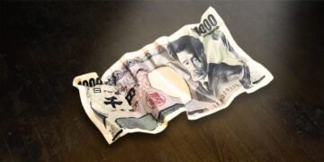 Japanese yen shows signs of fragility as global tensions and currency flows push costs higher