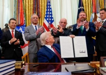 Filipinos denied boarding without HIV certificates prompt PH to press Oman to lift requirement