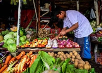 Filipinos denied boarding without HIV certificates prompt PH to press Oman to lift requirement